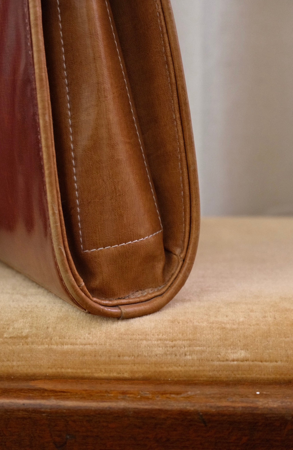 Rare Vintage Gucci Brown Leather Shoulder Bag Made in Italy Circa Late 1980s